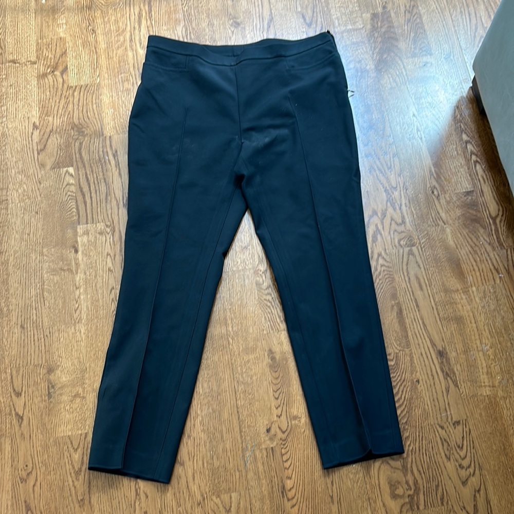 Akris Punto black stretch ankle pants with side zipper